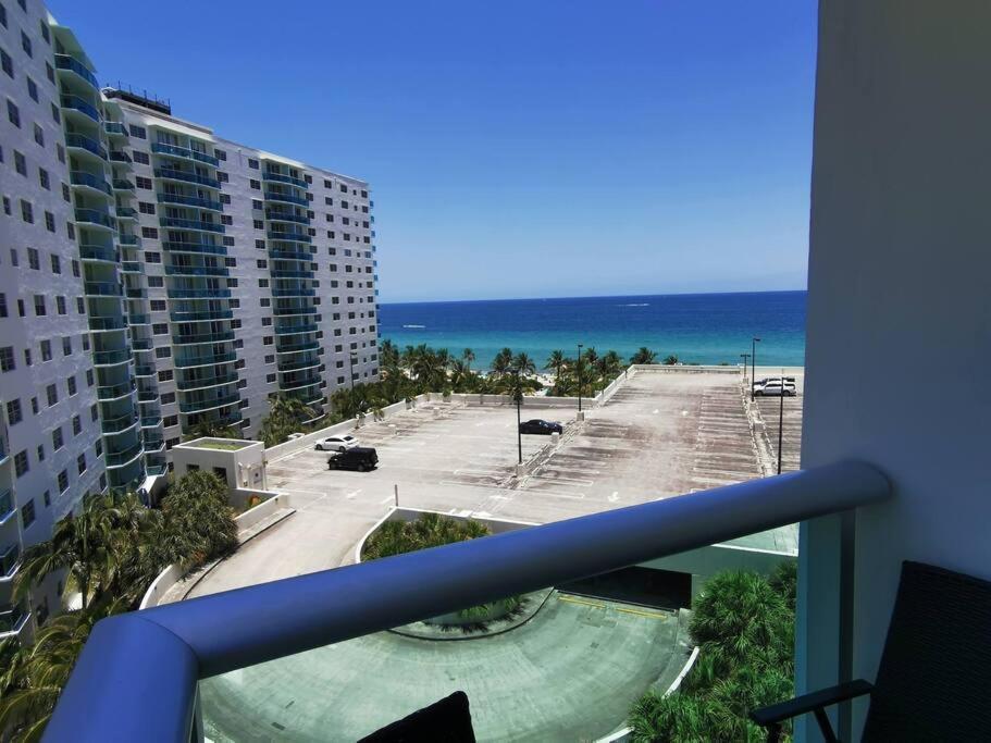 Luxury Stylish Oceanfront 2 Bedroom 2 Bathroom In Hollywood Fl Exterior foto