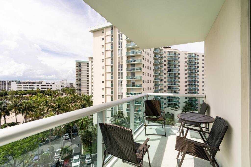 Luxury Stylish Oceanfront 2 Bedroom 2 Bathroom In Hollywood Fl Exterior foto